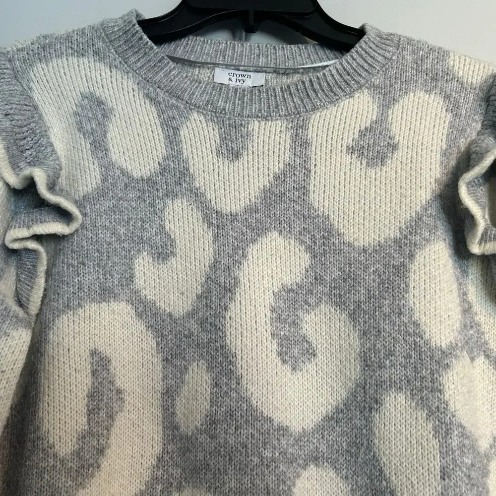 Crown & Ivy Ruffle Cable Jacquard Sweater – Gray & White – Women’s Medium